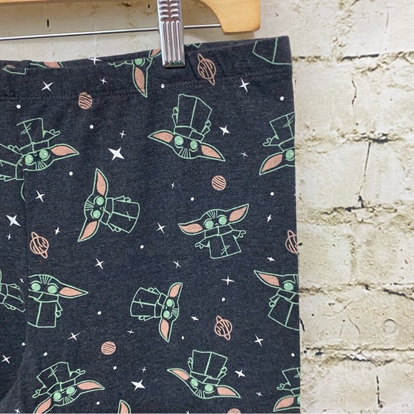 Star Wars Mandalorian Gray Printed Leggings - Picture 2 of 4